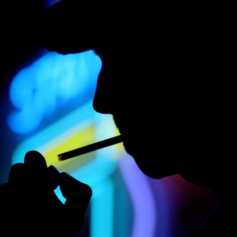 artiste filmé pendant le tournage d’un clip musical, de l'apprenti les moyens