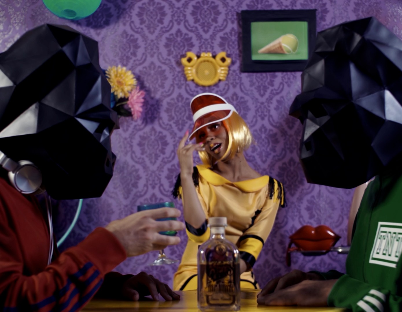 Capture d’écran d’un artiste filmé pendant le tournage d’un clip musical, de the next tape, fancy toy