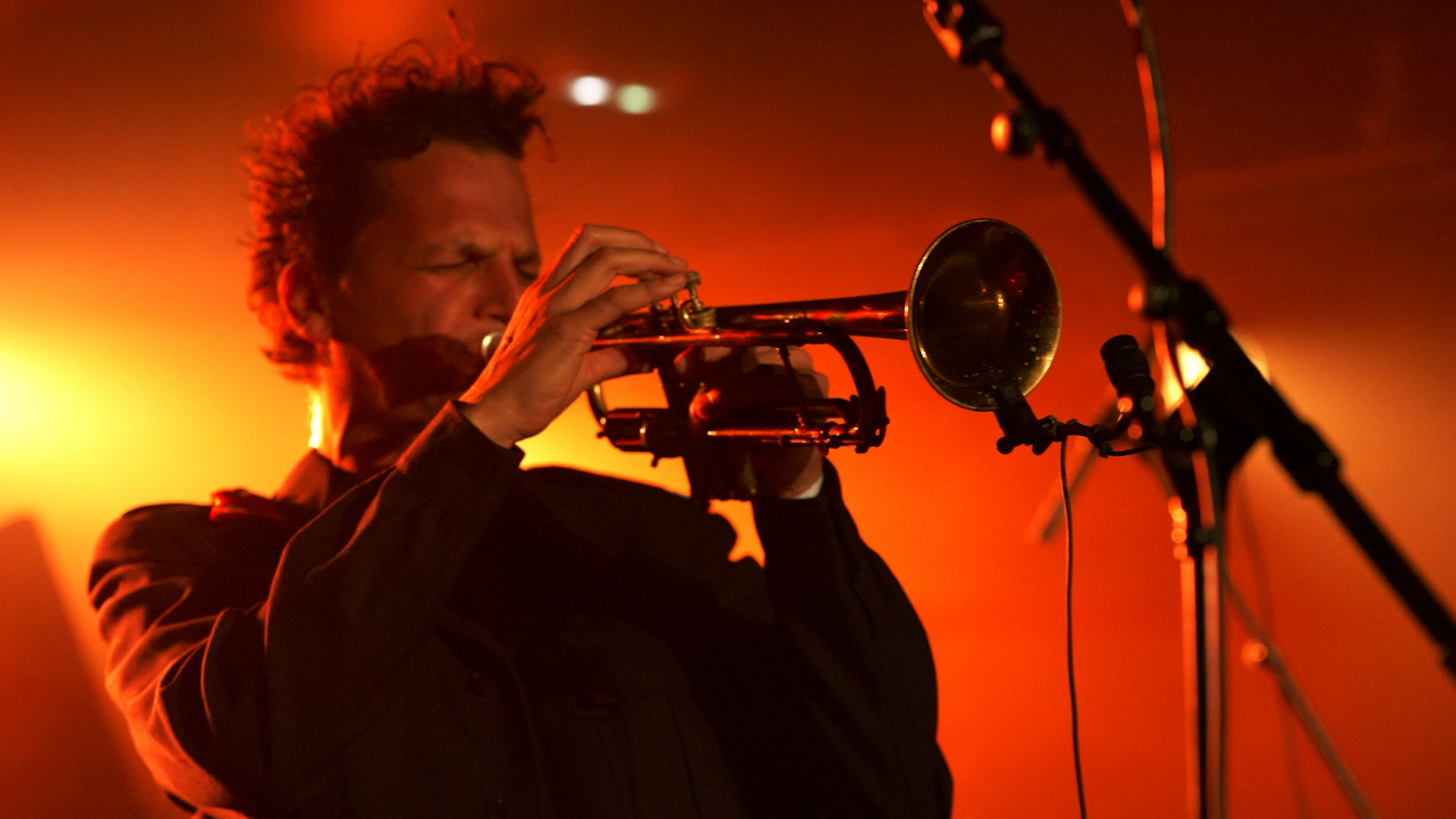 Capture d’écran d’un concert filmé de la clate