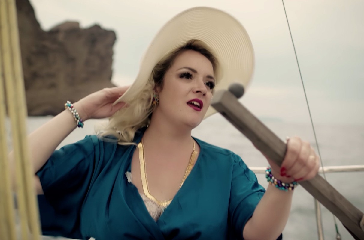 Capture d’écran d’un artiste filmé pendant le tournage d’un clip musical, de Blys No Pain