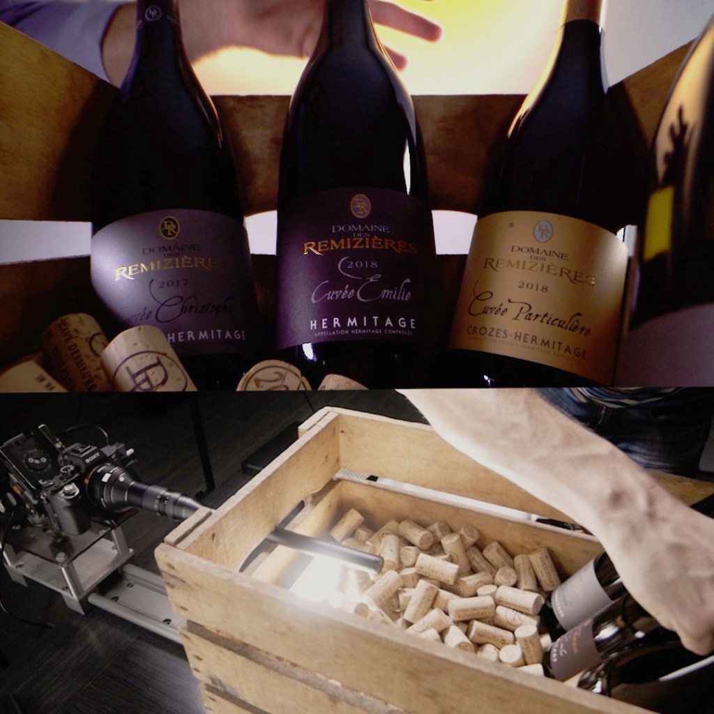 Vidéaste captant des images pour un film sur le vin